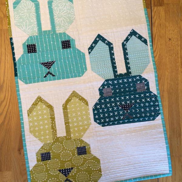bunnies-mini-quilt-swap-cadoodlesanddesigns